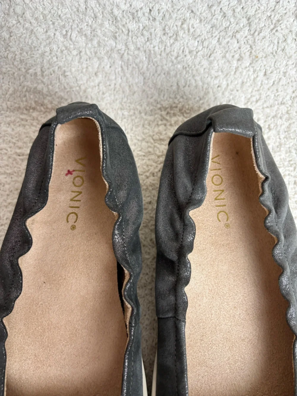 Vionic Shoes Womens 8 Uptown Ballet Slip On Leather in Polluted Silver Shimmer